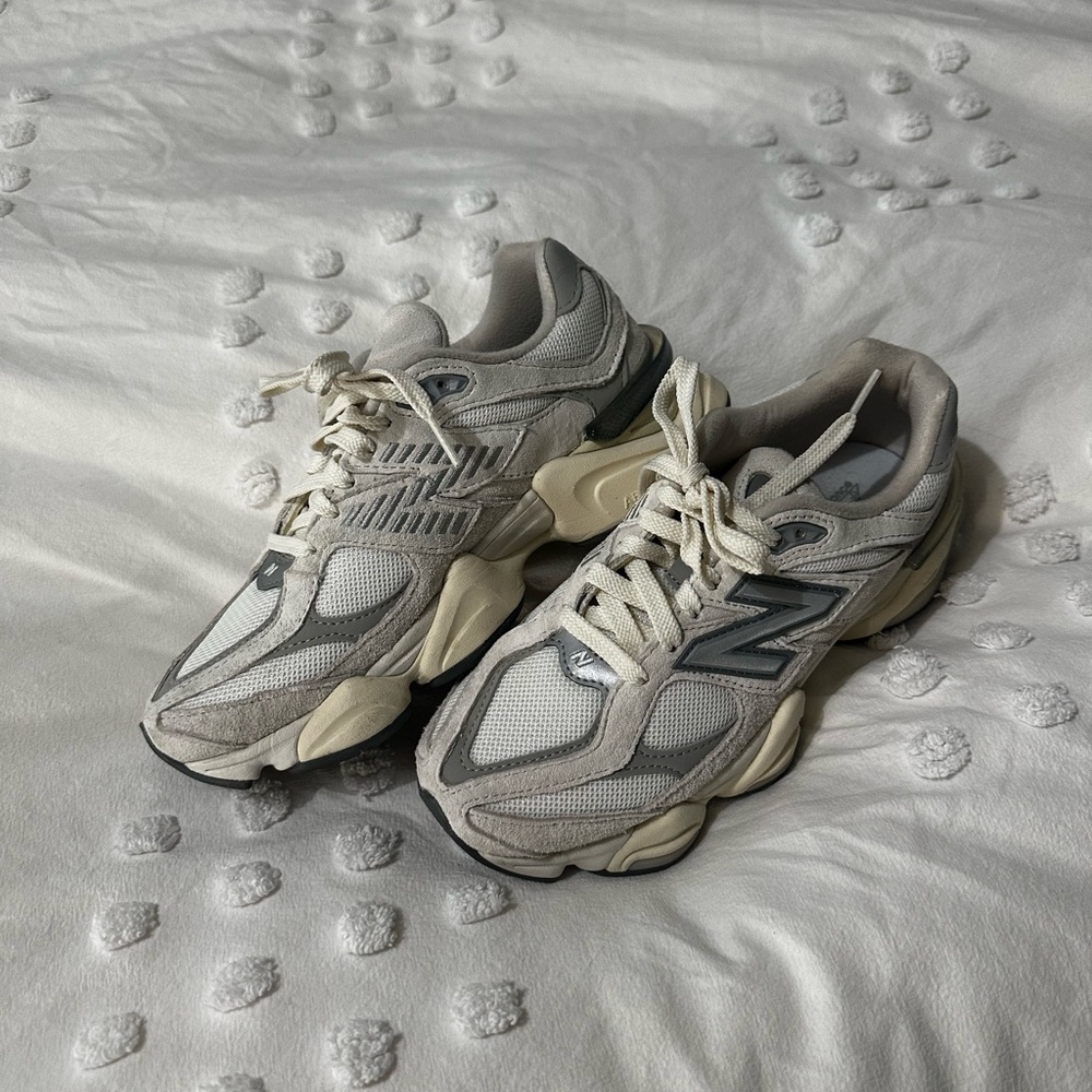 New balance 9060 sea salt wmns size 7